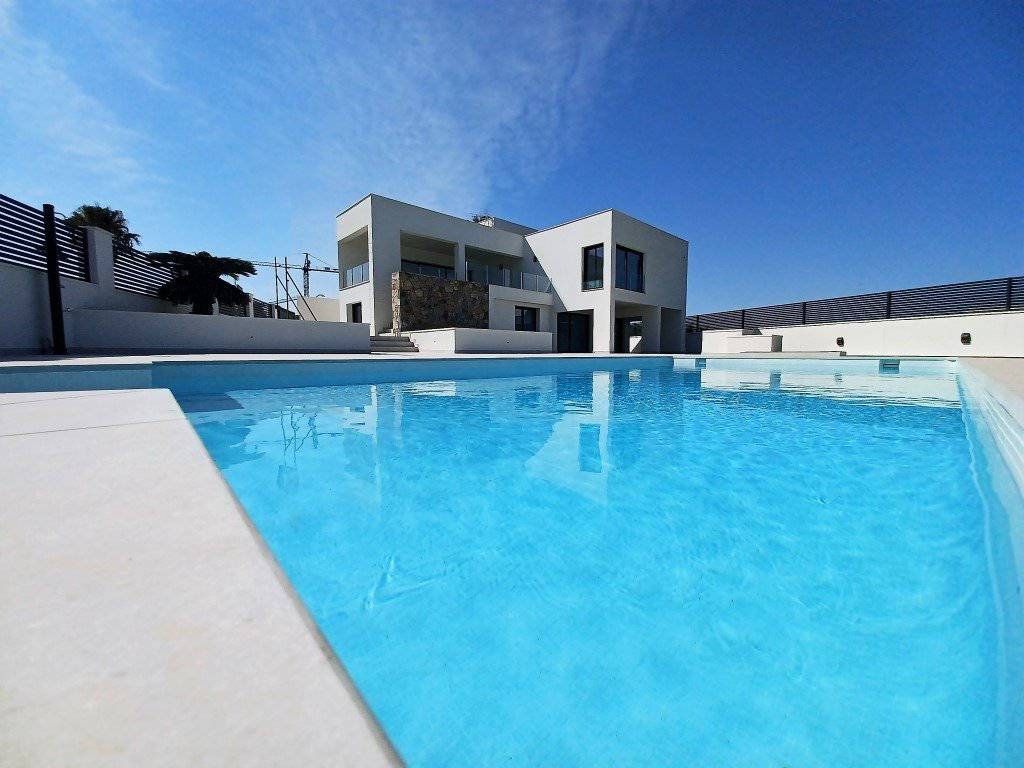 Property Image 3 Property Image 3